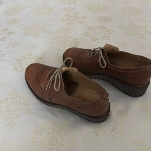 Women’s Ecco brown Oxford leather shoes with platform hill